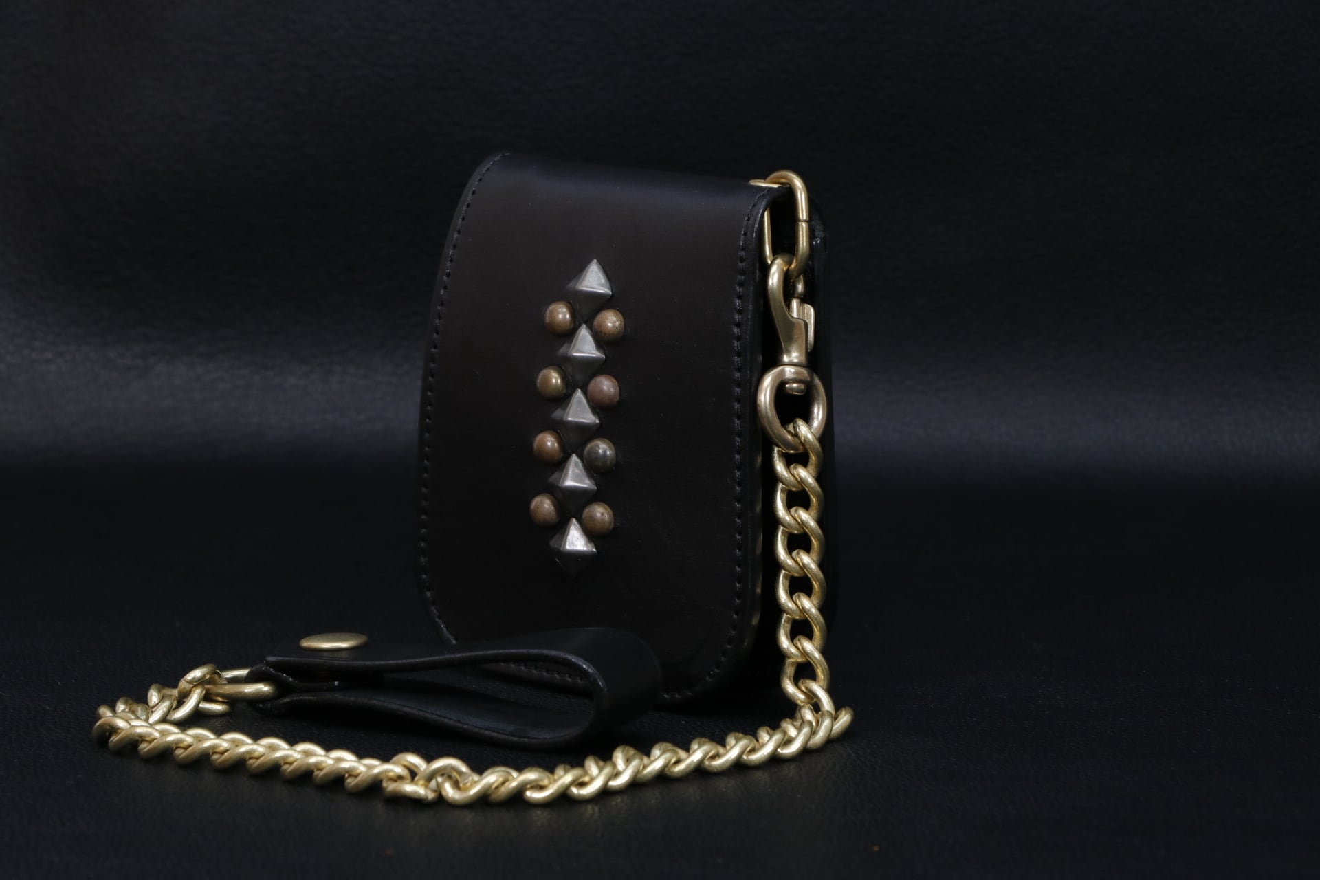 Saddle Leather× Studs Half Wallet