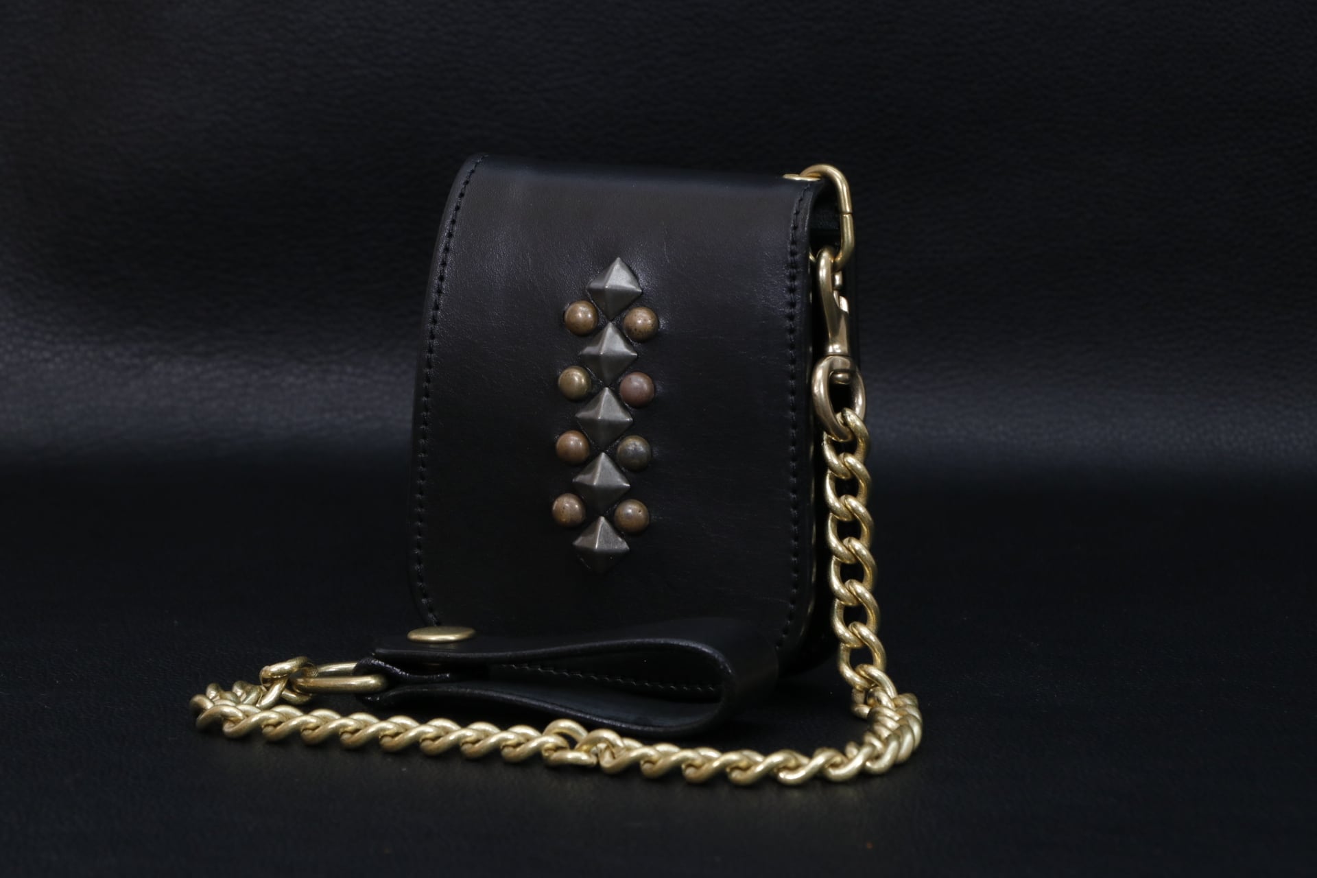 Saddle Leather× Studs Half Wallet