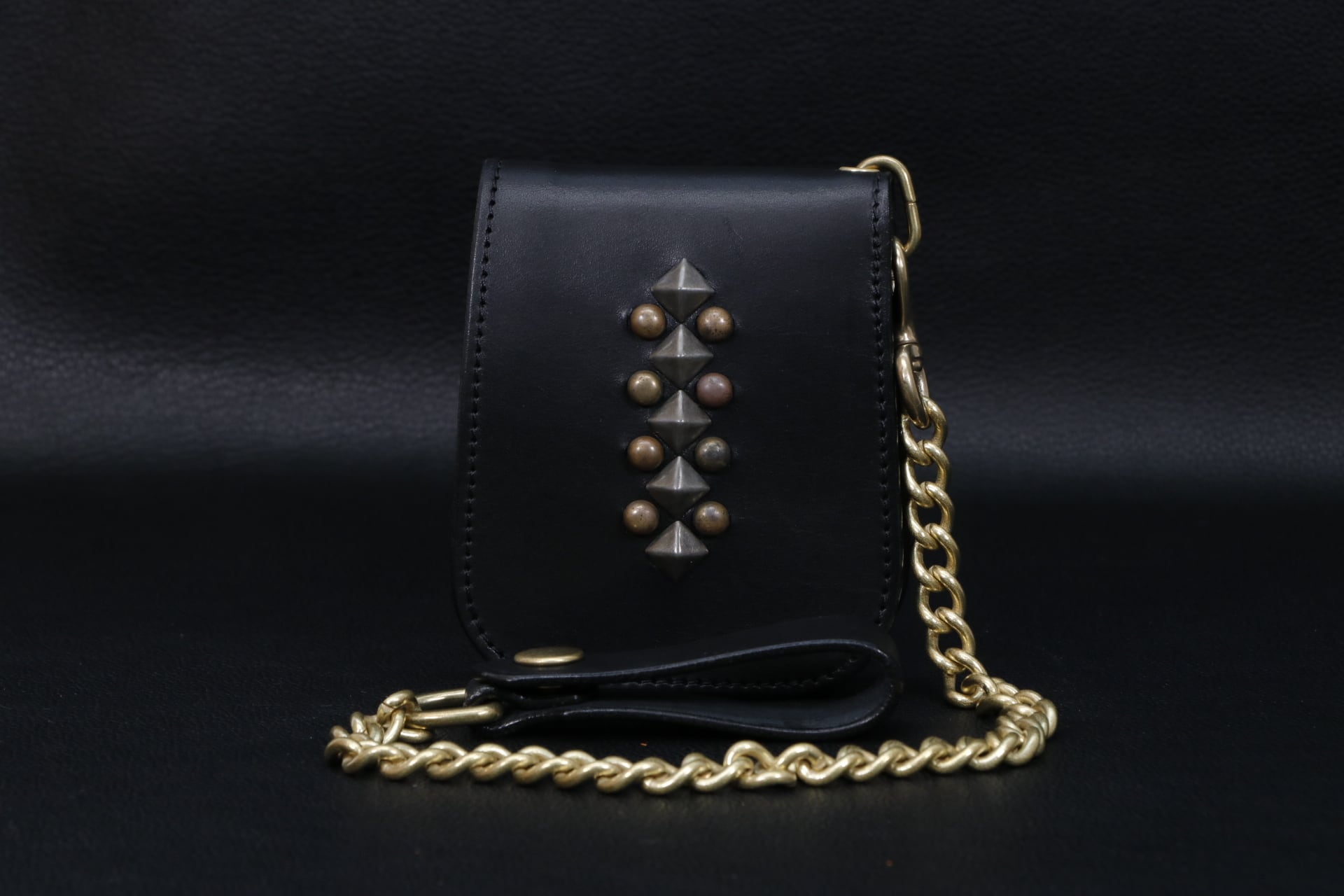 Saddle Leather× Studs Half Wallet
