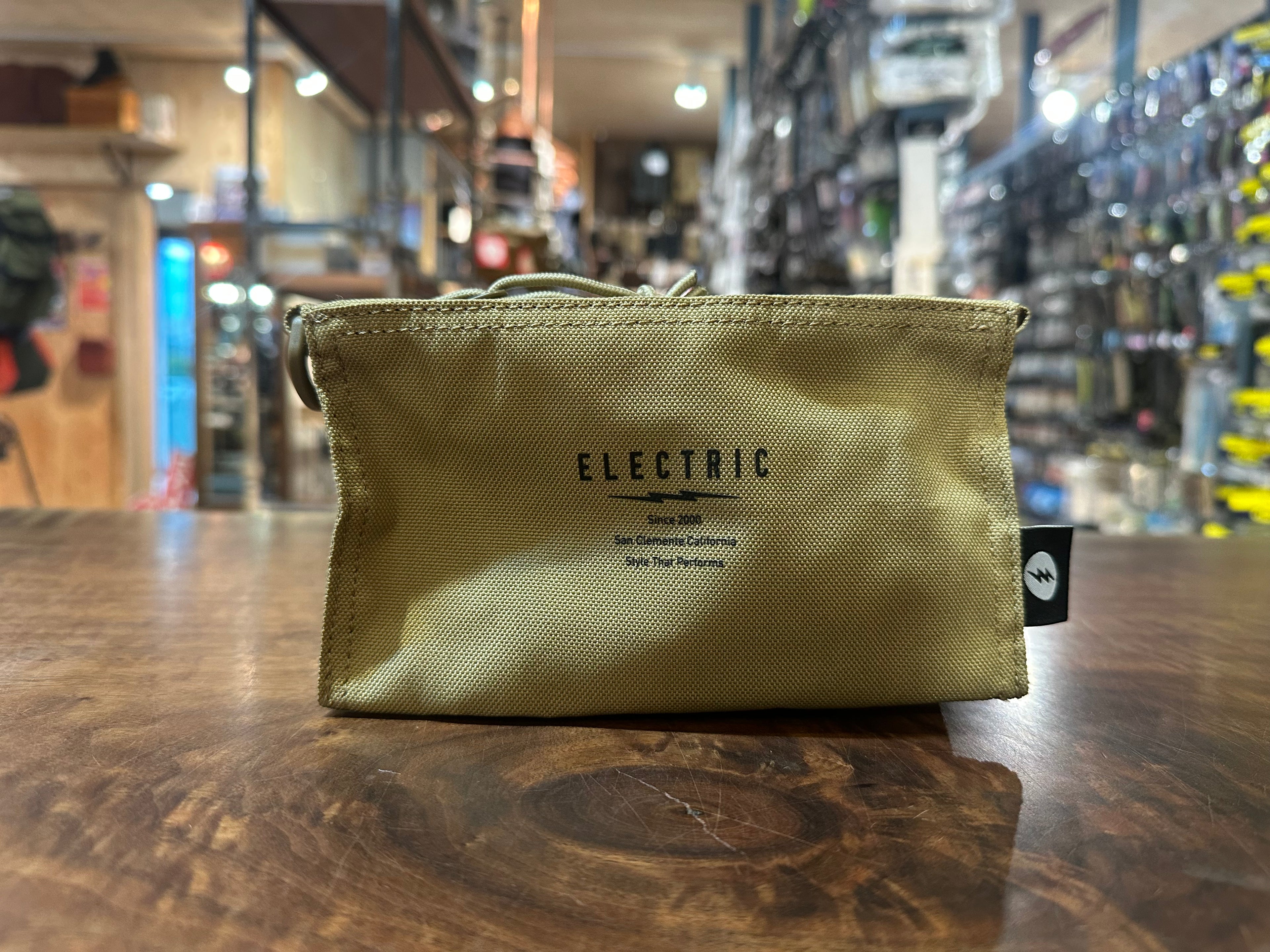ELECTRIC VOLT POUCH M